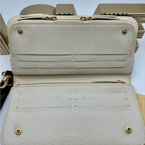 Authentic LV insolite wallet - Picture 4 of 12